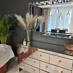 Glamour Style - 2 Bedrooms