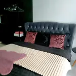Glamour Style - 2 Bedrooms *