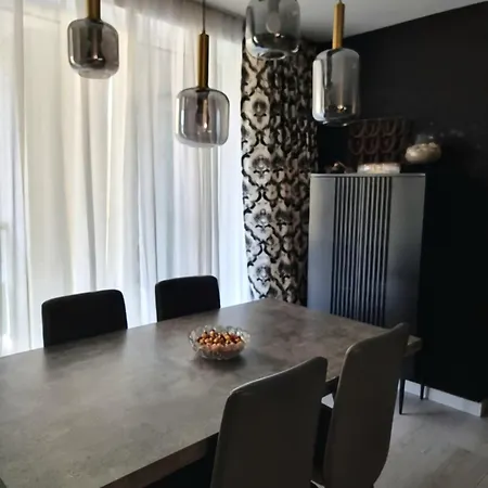 Glamour Style - 2 Bedrooms Daire Kaloşvar