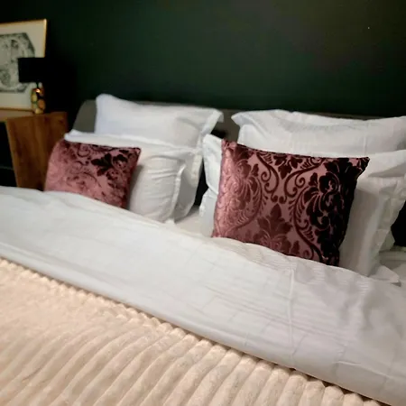 Glamour Boutique Napoca - 2 King Bedrooms - Free Parking 아파트