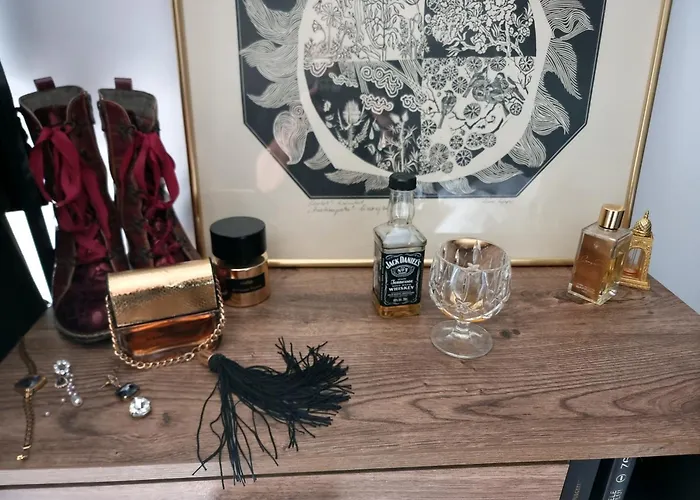 Glamour Boutique Napoca - 2 King Bedrooms - Free Parking 클루지나포카