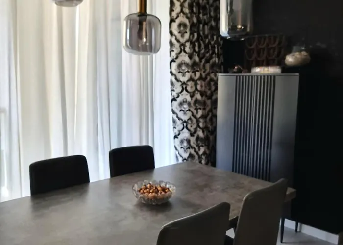 Glamour Boutique Napoca - 2 King Bedrooms - Free Parking 아파트 클루지나포카