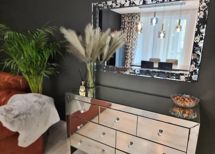 Glamour Boutique Napoca - 2 King Bedrooms - Free Parking