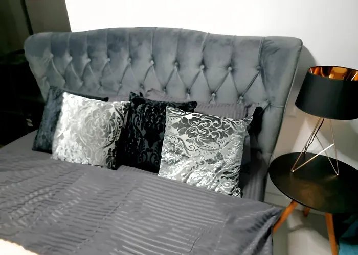 Glamour Boutique Napoca - 2 King Bedrooms - Free Parking * 클루지나포카