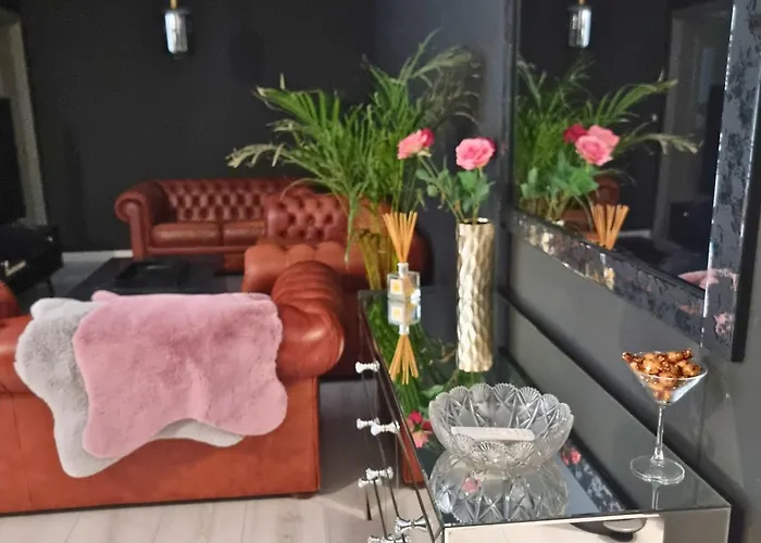 Glamour Boutique Napoca - 2 King Bedrooms - Free Parking